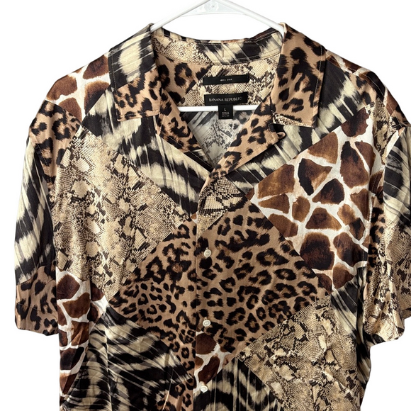 Banana Republic 100% Silk Animal Print Button Up Men’s Size L - Picture 5 of 8
